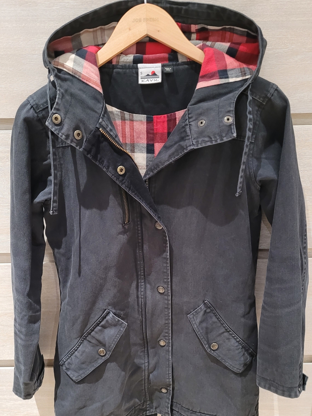 Kavu Black Hooded Cabincore Gorpcore Lodgecore Utility Jacket with Plaid Lining